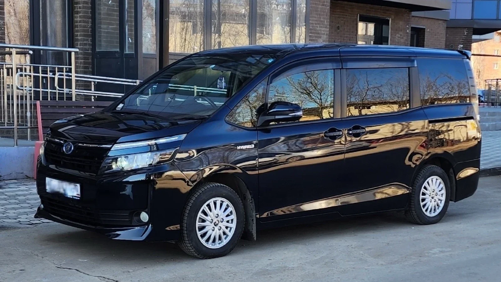 Toyota Voxy 2026 — фото 2